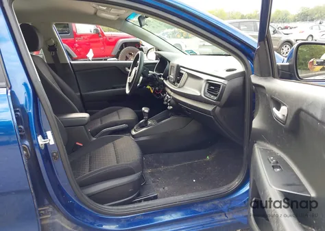 2018 Kia Rio S из США, поврежденный, VIN 3KPA24AB7JE077396